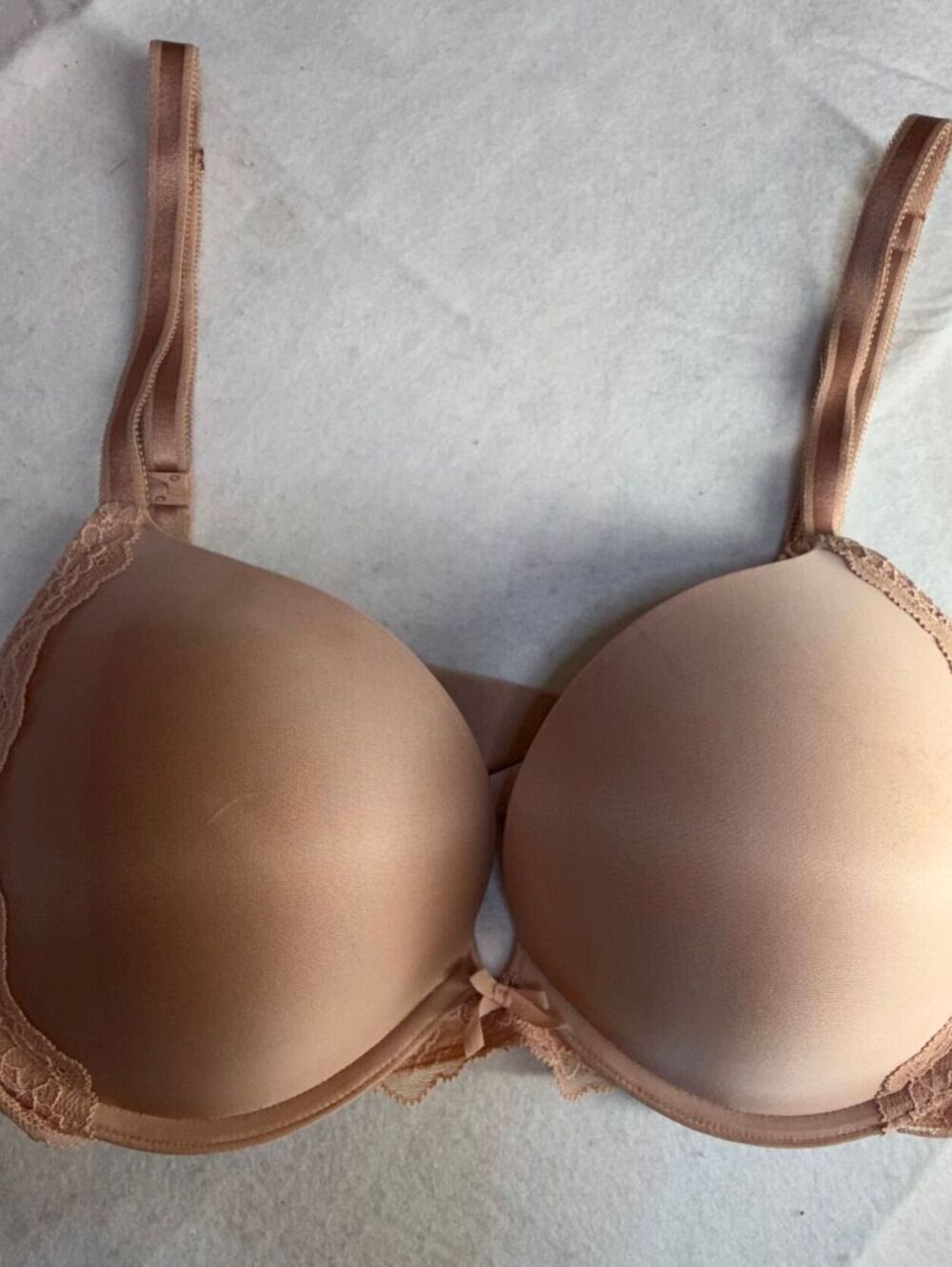 Victoria's Secret Dream Angels Nude Push-Up Bra with Lace Detail Size 38C